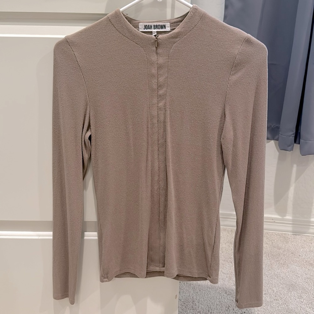Joah Brown Top